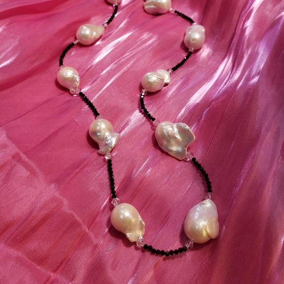 "Jumbo Baroque Pearl" Necklace - Picture 3 of 7